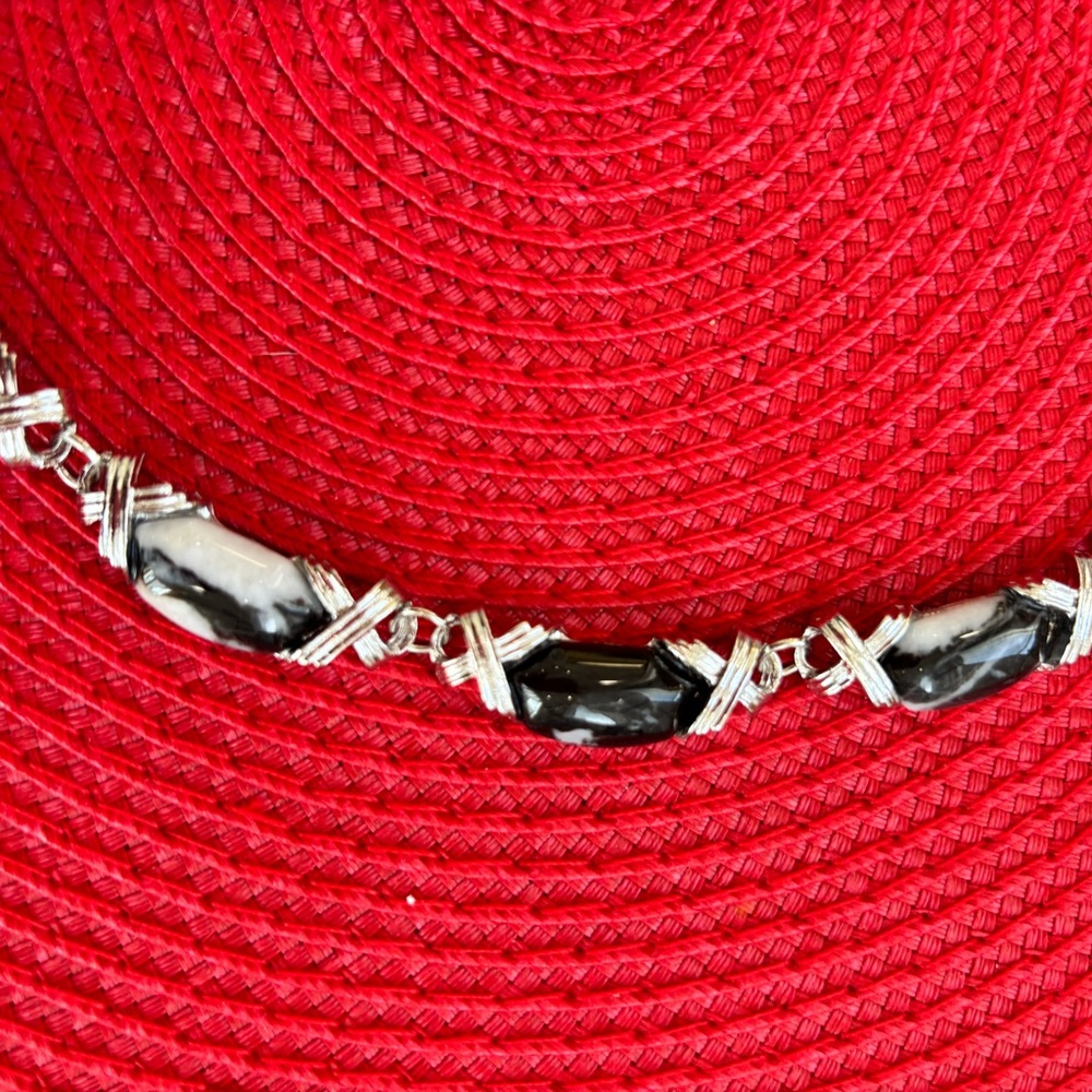 Elegant Zebra Jasper Stone and Silver Tone 20” necklace - Picture 5 of 8